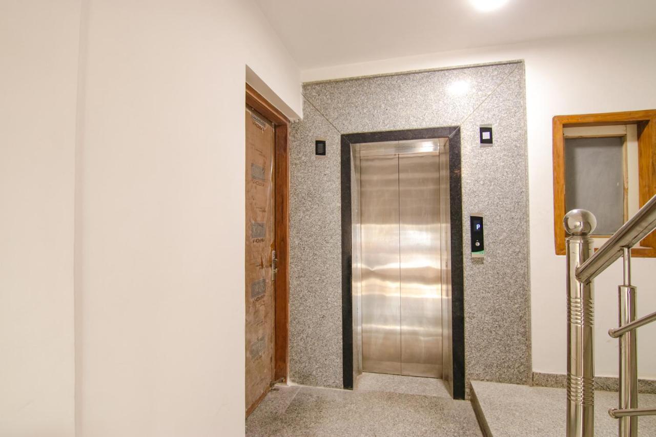 Fabhotel La Serene Bnb- Ashok Vihar New Delhi Exterior photo